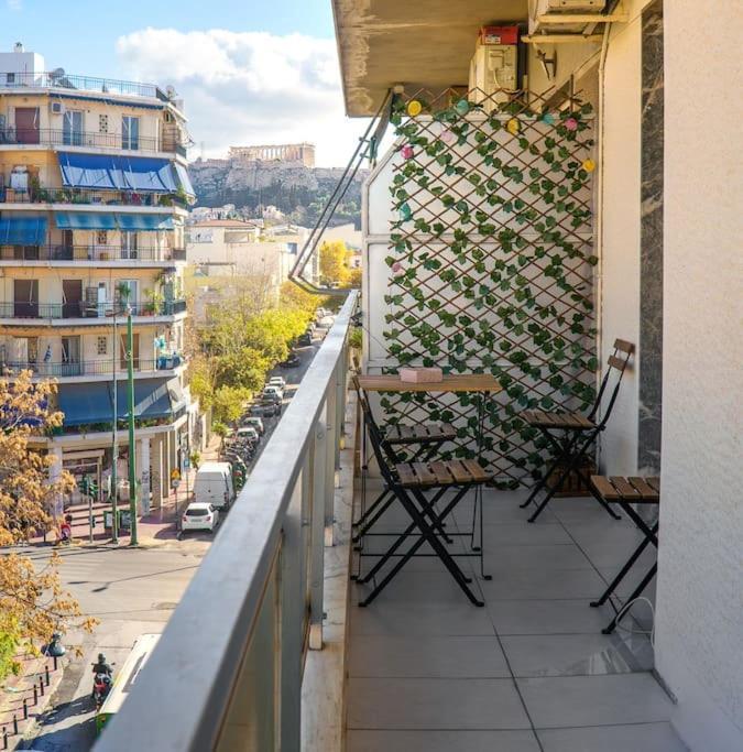4 Family And Friends - Acropolis View Apartman Athén Kültér fotó