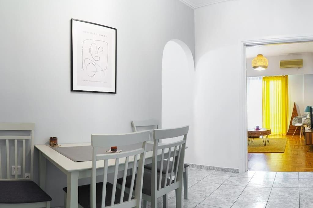 4 Family And Friends - Acropolis View Apartman Athén Kültér fotó